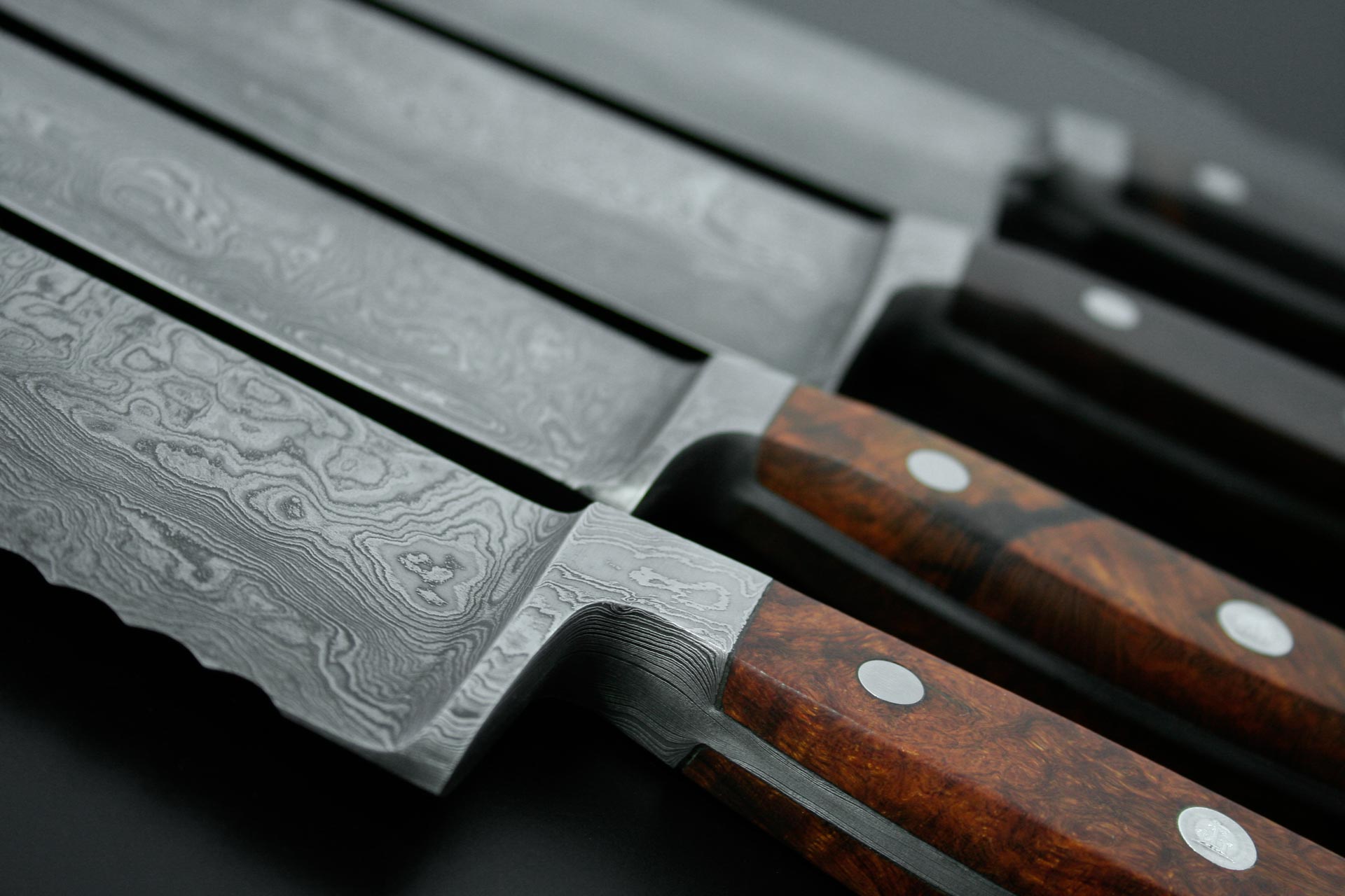 Messer Solingen, Güde Messer, Kochmesser Solingen, Messerset, wetzstahl, solinger messer Griff aus luxuriösem Wüsten-Eisenholz beim Brotmesser Damaststahl